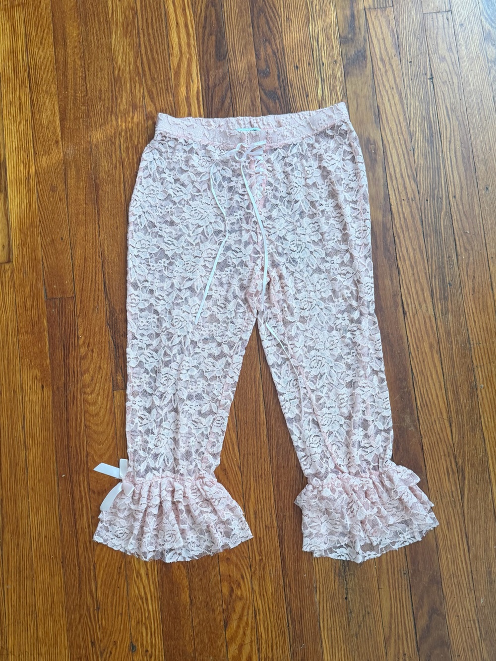 Pink Lace Ruffle Hem Capri Pants
